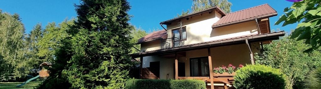 Atrakcyjny dom w spokojnej i zielonej okolicy