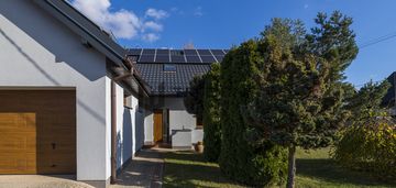 Energooszczędny dom w otulinie chojnowskiego parku