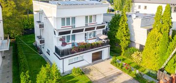 Atrakcyjny dom w znakomitej lokalizacji