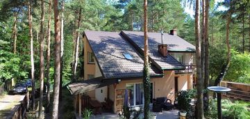 Otoczenie lasu, blisko rzeki -  do zamieszkania