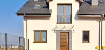 Dom w zabudowie bliźniaczej nad samym morzem!