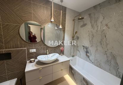 M-4, blok, cegła, i piętro, balkon, monitoring