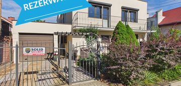 Dom na piaskach 259 m² + budynek 35 m² | 2 garaże