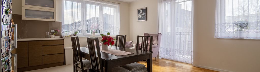 Przestronne w świetnej lokalizacji, garaż, komórka