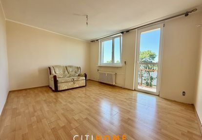 3 pokojowe mieszkanie, oddzielna kuchnia, balkon