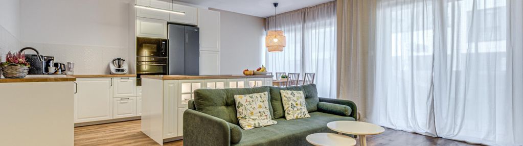 Nowoczesny dom z garażem w kameralnym osiedlu