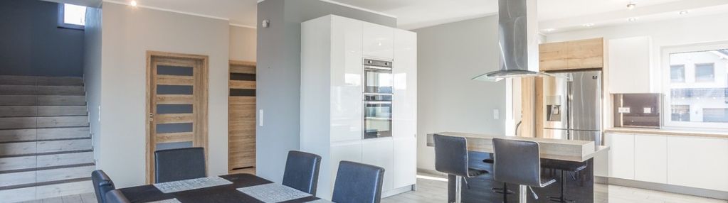 Dom z ogrodem nad morzem w miejscowości mosty