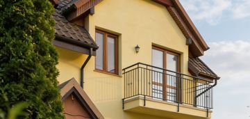 Dom przy skm – pewny najem i działalność