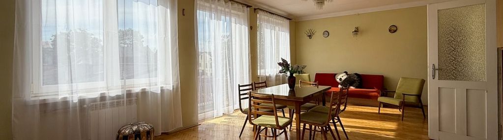 Dom z budynkami gospodarczymi, wilczyńskiego