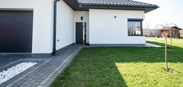 Nowoczesny dom w zacisznej okolicy