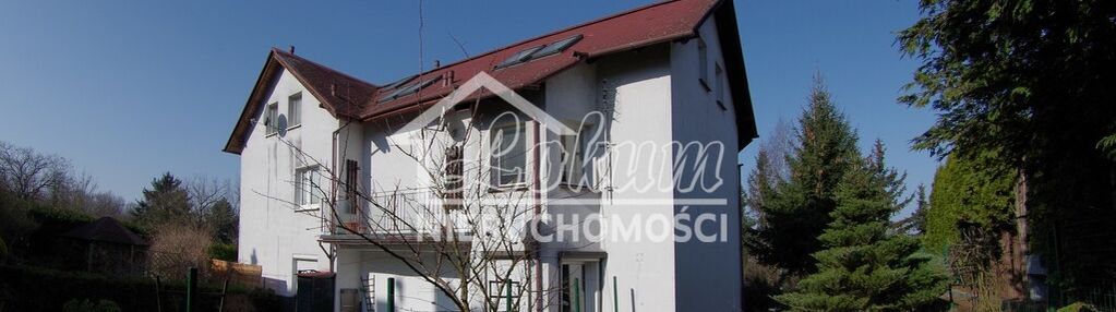 Część domu 4 rodzinnego z ogrodem i garażem