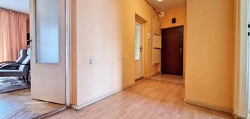 Obniżka ceny ! trzypokojowe mieszkanie w centrum z potencjałem.