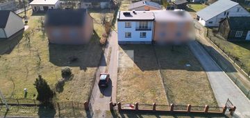 Przestronny dom typu kostka z garażem i tarasem