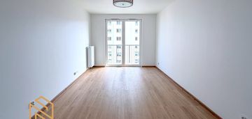 Nowe 3 pokoje do umeblowania z miejscem post.