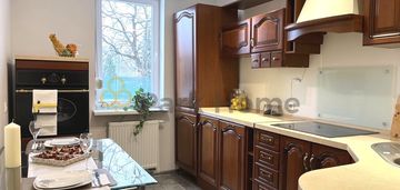 Łazarz-2 pokoje z balkonem do wejścia :)