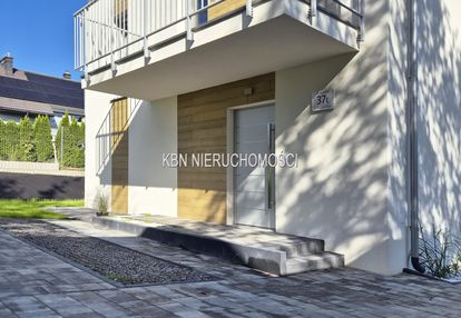 Dom w zabudowie bliźniaczej/ bronowice