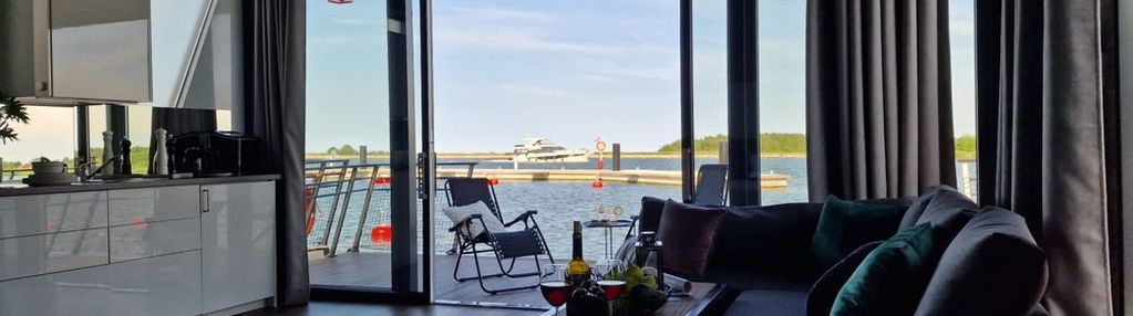 Na sprzedaż: wyjątkowy houseboat w marinie