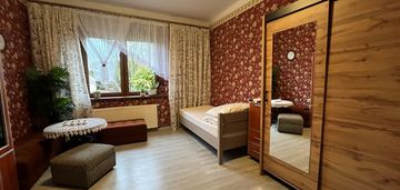 Piętro domu w centrum.