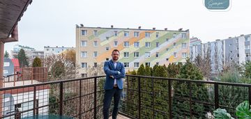 Salon z kominkiem, jak w domu+garaż