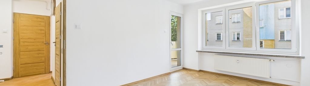3 oddzielne pokoje, 2 piętro, cegła, balkon