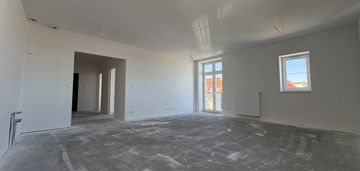 4 pokoje w stanie deweloperskim z balkonem