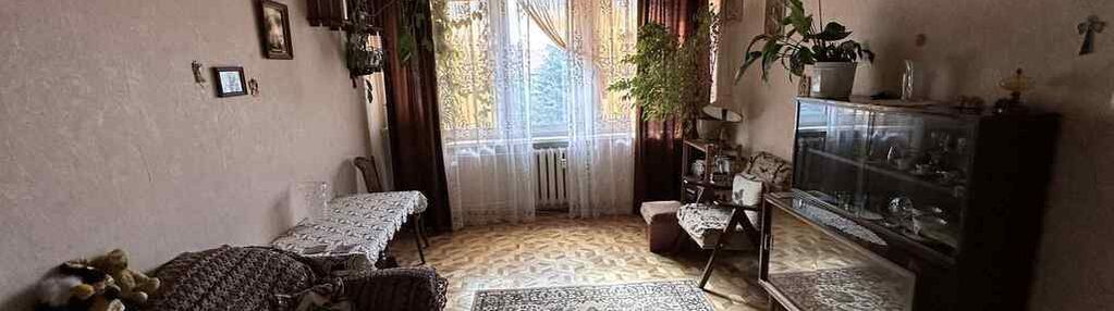 Sprzedam 4-pokojowe mieszkanie w centrum