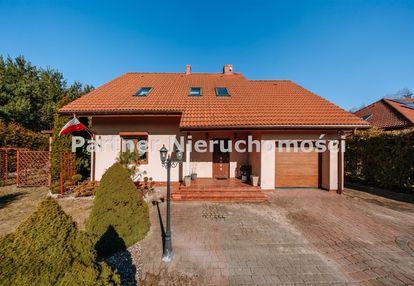 Krobia- zadbany piętrowy dom z dużą działką