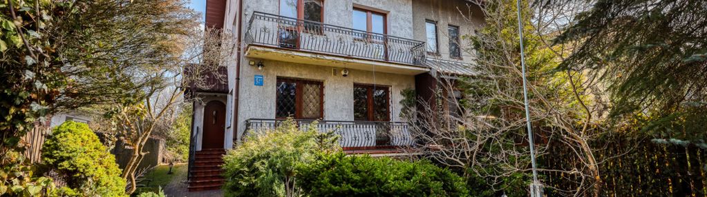 Bliźniak z ogrodem na wawrze