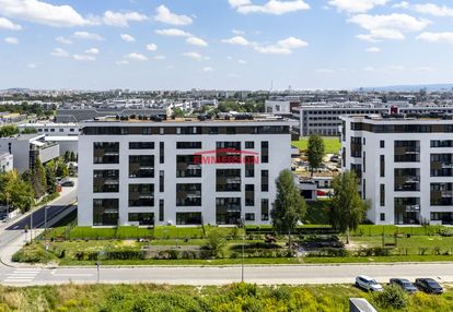 Narożne z balkonem 13,5m2 | galeria bronowice