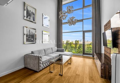 Loft z panoramą warszawy | qbik