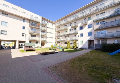 Słoneczne i przestronne 2 pokoje, piwnica