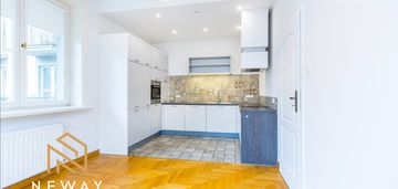 Stare miasto, apartament, 4 pok., balkon
