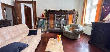 Klimatyczne 3 pokoje w kamienicy - centrum