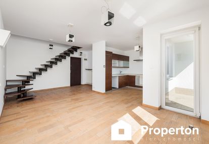 Dwupoziomowe, przestronne, w świetnej lokalizacji
