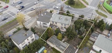 Dom bliźniaczy z dużą działką pod firmę