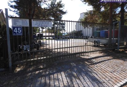 Blisko centrum miasta.