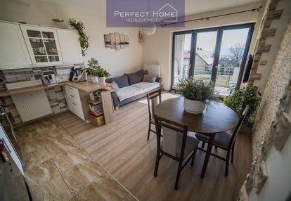 Widok na góry – komfortowe mieszkanie z balkonem skoczów