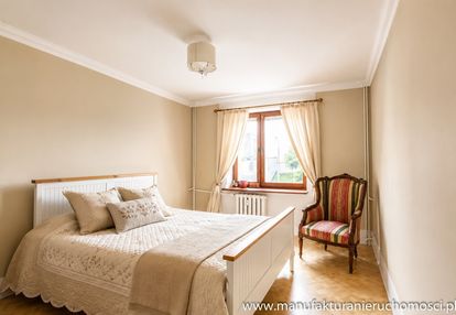 2 pokoje - 1 piętro - balkon - sikorskiego