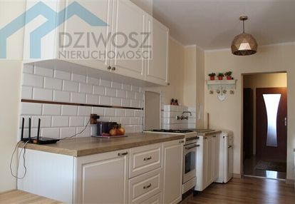 3 pok. mieszkanie z balkonem, blisko rynku.