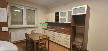 Przestronny, wygodny dom na biuro, klimatyzacja