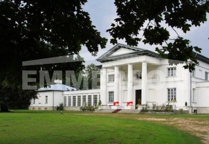 Pałac ok. 100km od warszaw -kierunek na ostorołękę