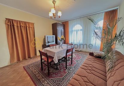 Centrum wschowy. lokal z garażami i ogrodem