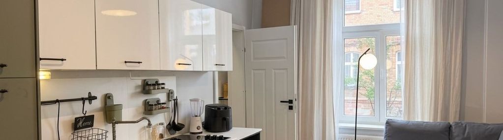 Stylowa kawalerka fabryczna i gotowa do zamieszkan