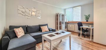 Hubska/przestrzenna/rozkład/loggia/media miejskie