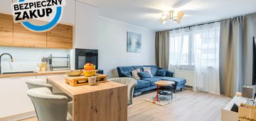 2 funkcjonalne pokoje w nowoczesnym budynku