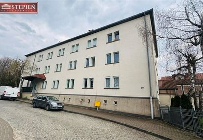 Kowary - ulica górnicza, dwa pokoje z garażem.