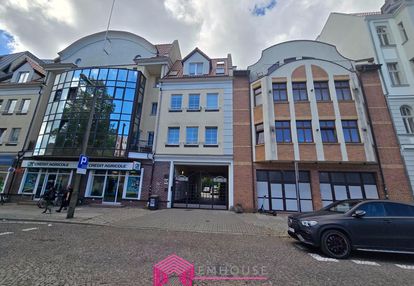 Kawalerka z wydz. sypialnią w centrum z miejscem parkingowym