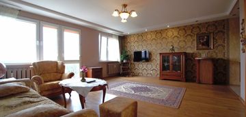 2 pokoje, duży salon, brak gazu, balkon, parking