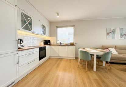 Dom w bezrzeczu gotowy do wprowadzenia, z pięknym ogrodem i słoneczną ekspozycją!