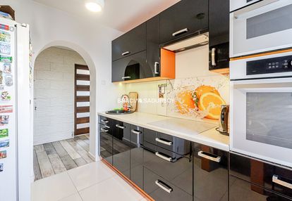 3 pokojowe mieszkanie z kuchnią 52,8m2 centrum